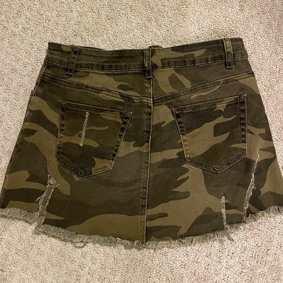Army print mini skirt size small - Picture 2 of 4